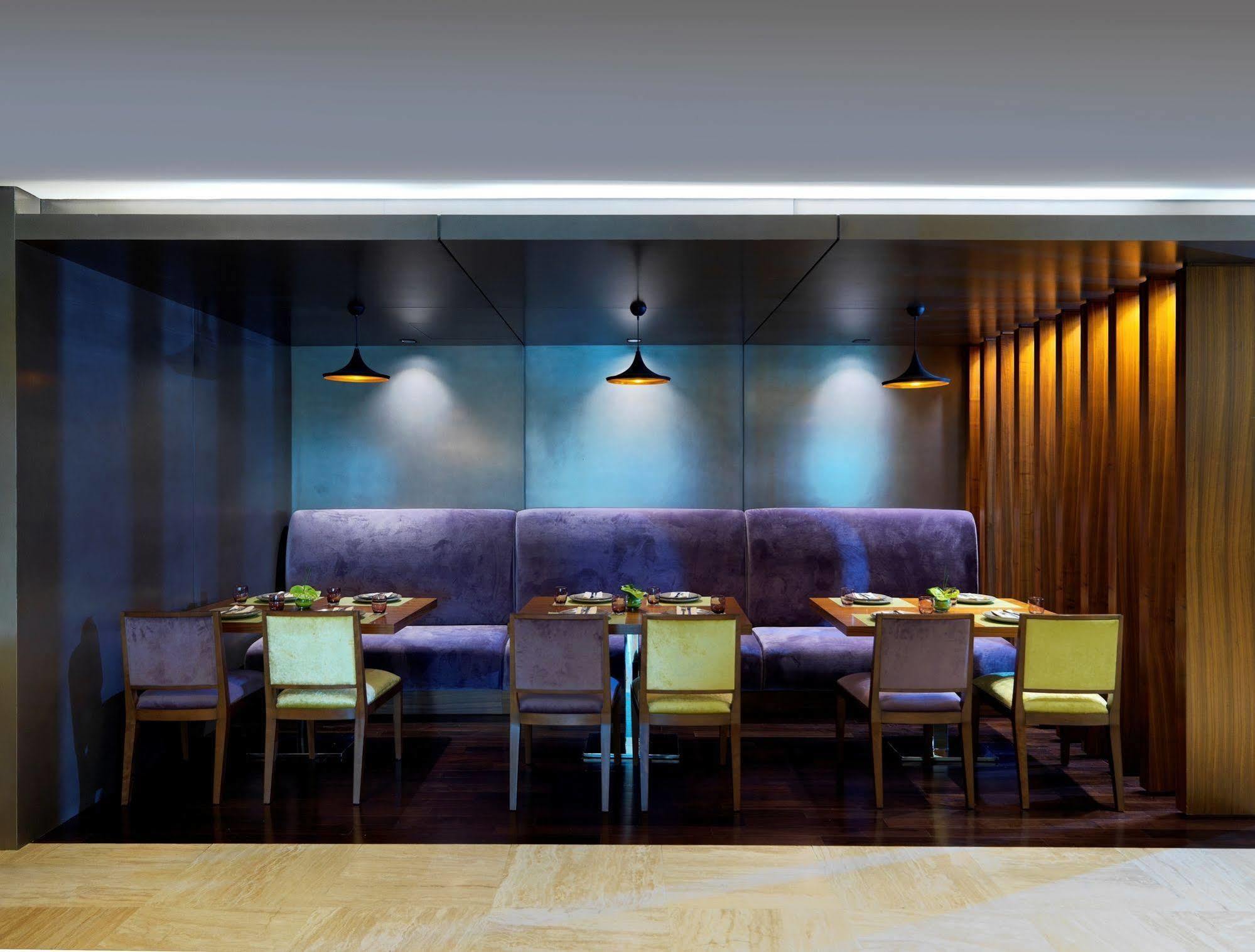 Damac Maison The Vogue Dubai Exterior foto Interior of a restaurant