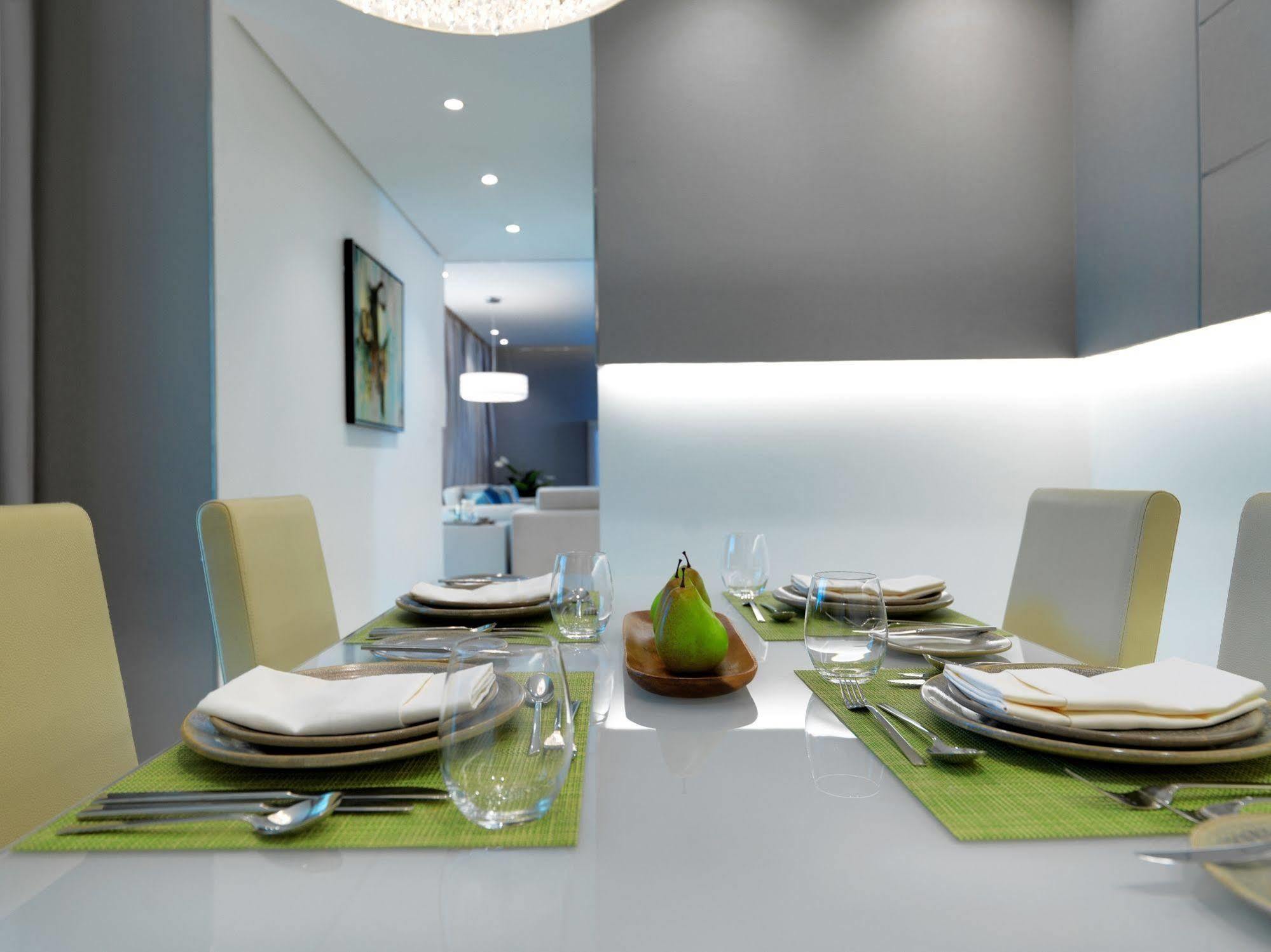Damac Maison The Vogue Dubai Exterior foto A dining room